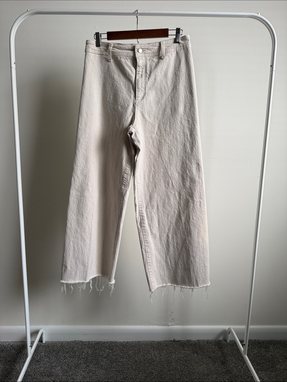 ✅Universal Thread Cream High-Rise Wide Leg Jeans